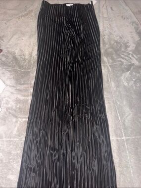 Good American Black Pleated Pants